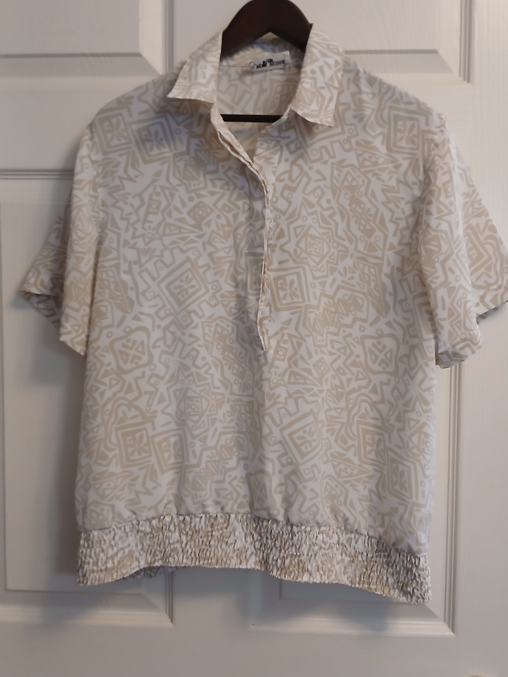 Alfred Dunner Cream Patterned Short-Sleeve Button-Down Shirt